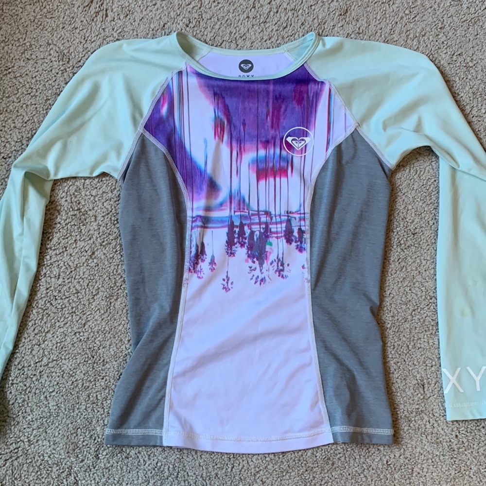 Roxy rash guard size small